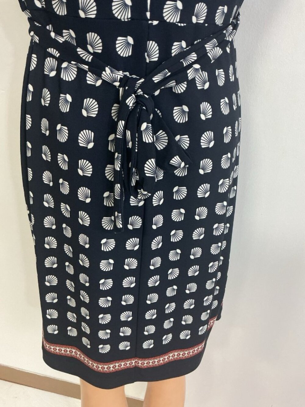 Ann Taylor Navy Wrap Dress Seashell Print Womens 0 - Picture 3 of 9